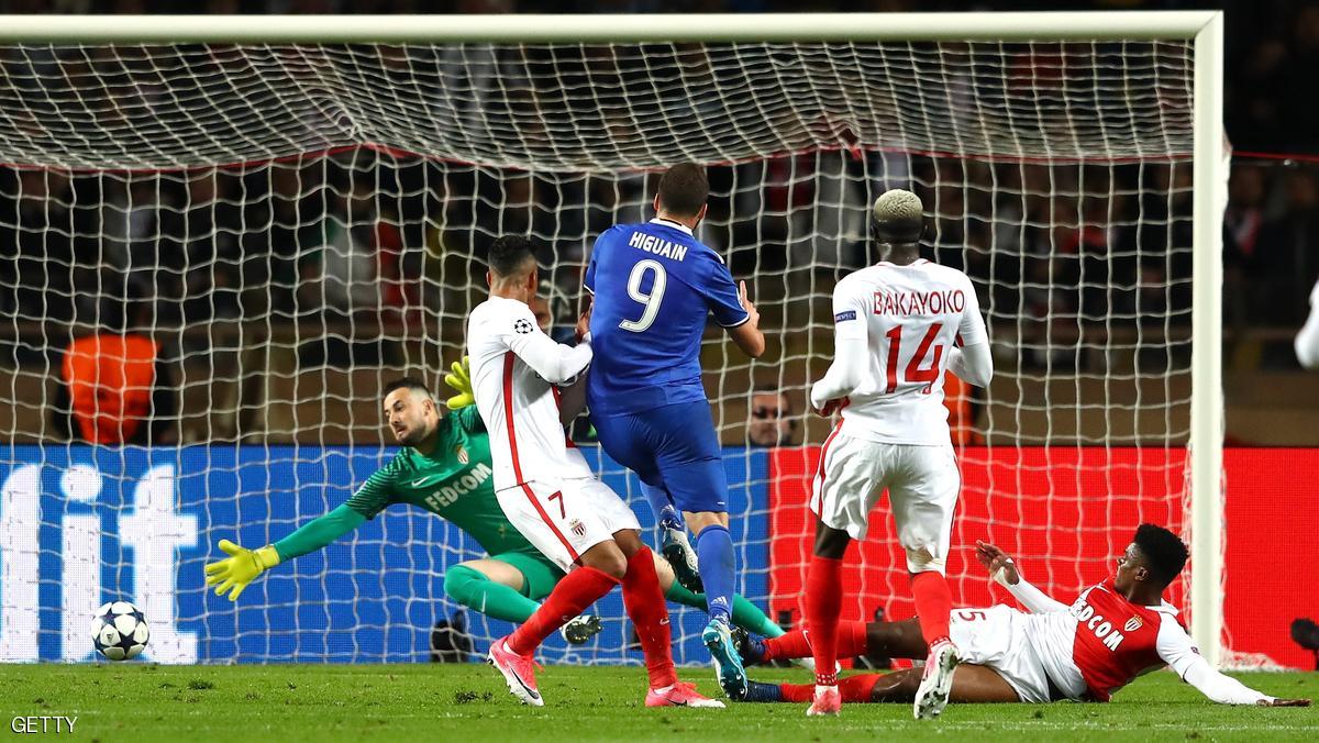 الثنائي "ألفيس - هيغواين" يقهر موناكو