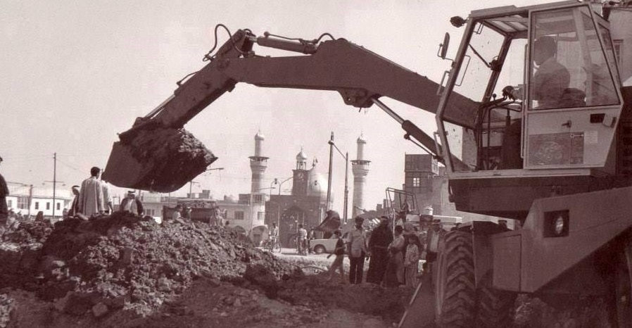 تهديم منطقة باب قبلة الامام الحسين في السبعينات من القرن الماضي