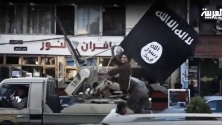 تنظيم (داعش) يعدم مستخدمي فيسبوك ويفرض غرامات على المدخنين