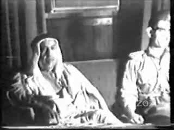 صورة ارشيفية نادرة لاول زيارة لامير كويتي للعراق بعد ثورة 14 تموز 1958 ولقائه بعبد الكريم قاسم