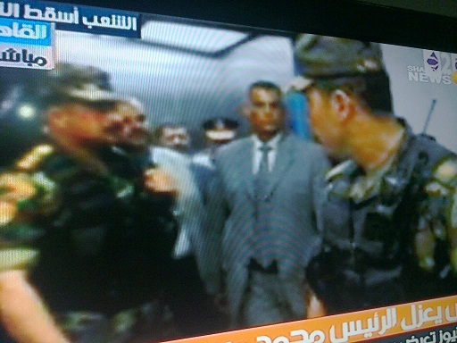 انباء عن اعتقال الرئيس المصري المخلوع  محمود مرسي +صورة الاعتقال