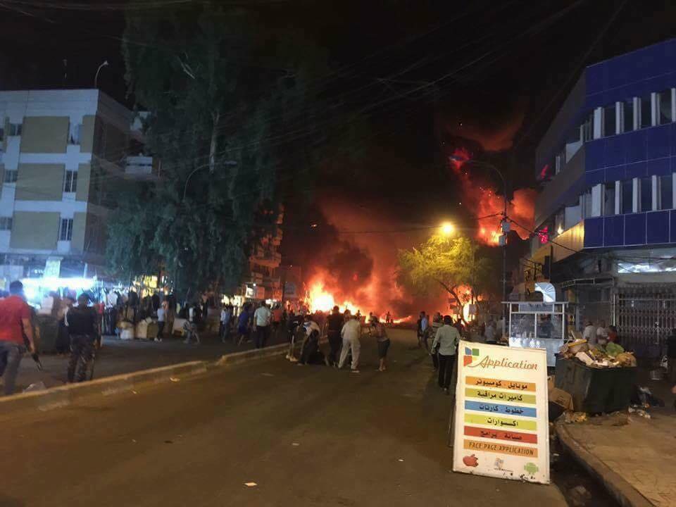 بالفيديو: اصابة 20 شخصا على الاقل بانفجار الكرادة وسط بغداد