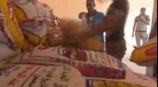 بالفيديو:العتبة الحسينية توزع مساعدات لوجستية في ناحية العلم بمحافظة صلاح الدين