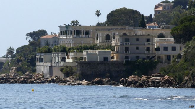 بعد موجة احتجاجات فرنسية الملك السعودي يقطع اجازته ويغادر الى المغرب