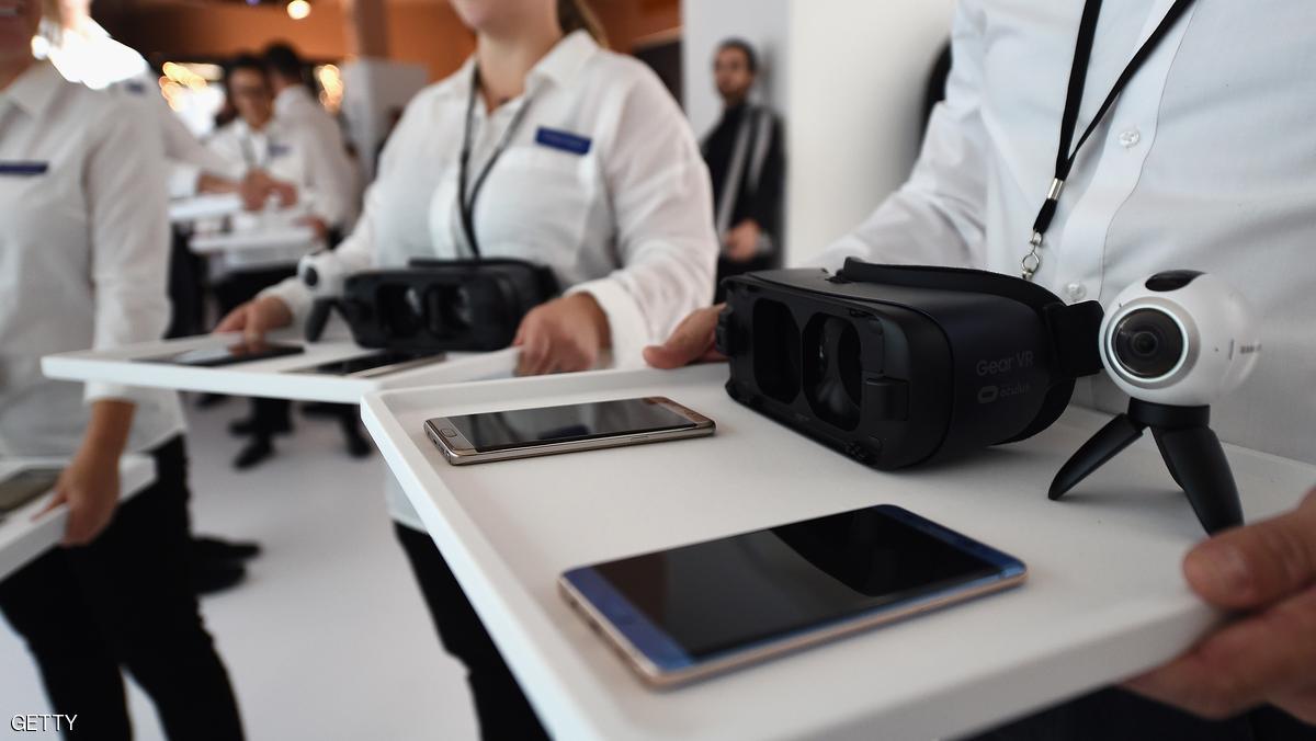 بالصور: سامسونغ "تستبق" أبل وتكشف عن هاتف "نوت 7"