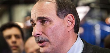 مستشار أوباما: سأحلق شاربي إن خسر