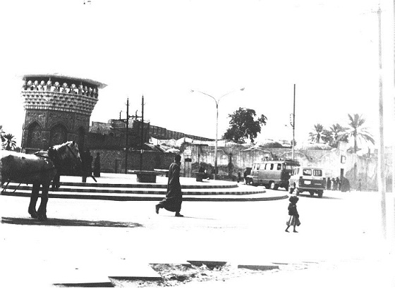 صورة ارشيفية لساحة المخيم الحسيني في بداية سبعينات القرن الماضي