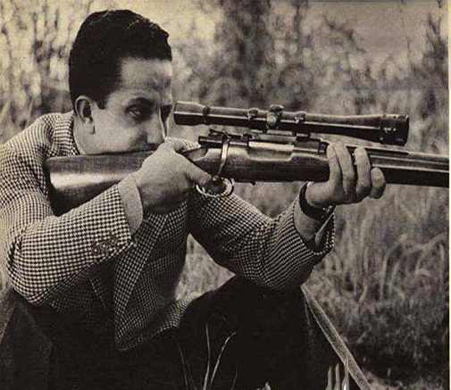 آخر ملوك العراق في رحلة صيد بالبندقية في شمال العراق