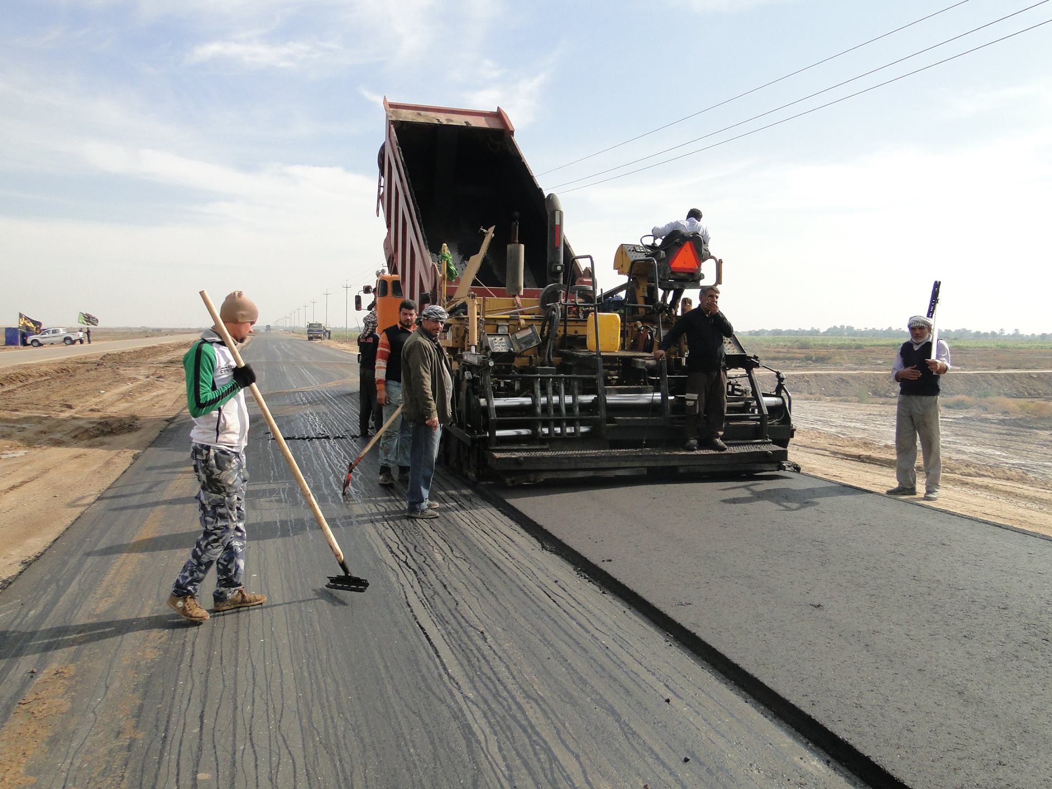 الخيكاني : انجزنا (60%) من صيانة واكساء طريق (عمارة – بغداد) واعدنا  تأهيل مقاطع من الطريق السريع بطول (2400)كم ذهاباً واياباً