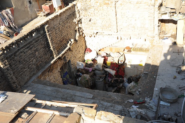 سقوط سقف احد الدور لعائلة مكونة من اب وستة اطفال دون خسائر +صورة