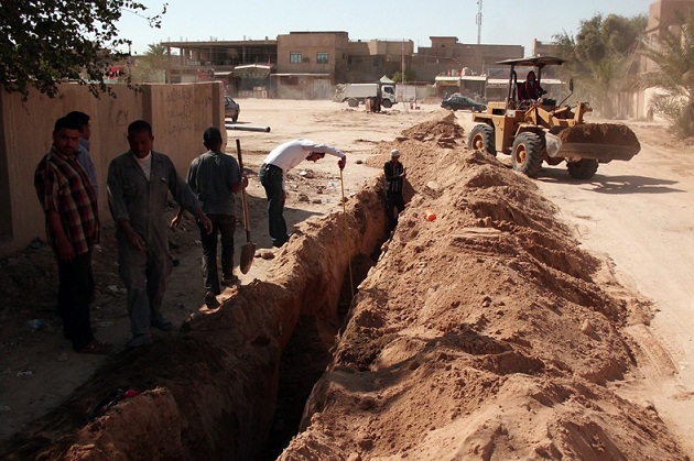 تنفيذ وتأهيل شبكات ماء لبعض مناطق وأحياء ناحية الحر بكلفة اكثر من مليار وخمسمائة مليون دينار