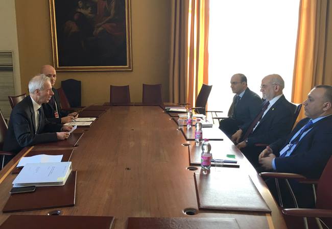 الجعفري يختتم مشاركته باجتماع التحالف الدولي وكندا تتبنى برنامجاً لدعم العراق