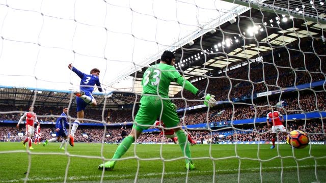 بالصور: فوز مثير لتشلسي.. وهدف "خرافي" لهازارد