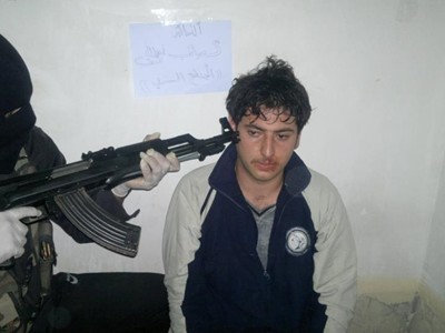 مسلحون يختطفون مراسل قناة الأنبار في كربلاء ويظهرون صورته على الفيس بوك