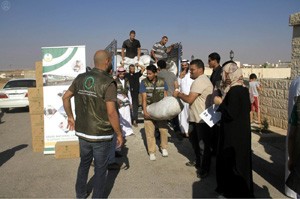 توزيع (1300) سلة غذائية للنازحين في الحبانية