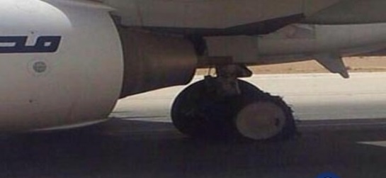 نجاة 230 راكبا بعد انفجار إطار طائرتهم أثناء هبوطها