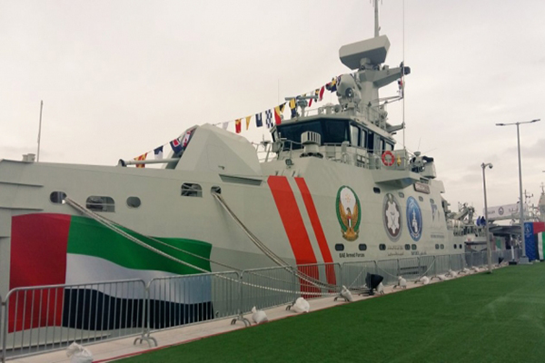 ايران تحتجز  زورقين اماراتيين