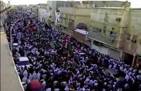 الشباب السعودي يهدد بانتفاضة ضد الوصاية الدينية والسياسية.