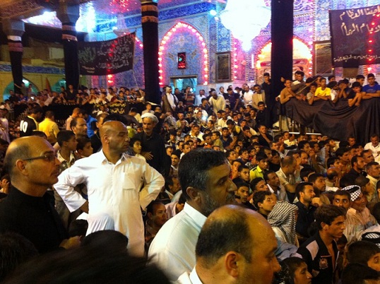 اهالي النجف يحيون ذكرى وفاة القاسم (ع) (مصور)