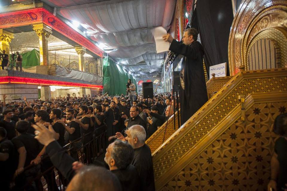 بالصور :الرادود باسم الكربلائي يحيي وفاة السيدة ام البنين في حرم ابنها العباس عليه السلام