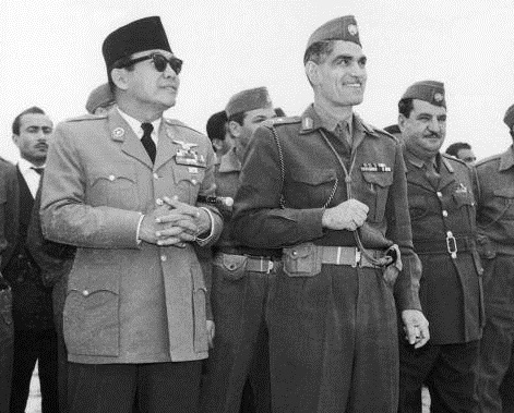 صورة من الارشيف :الرئیس الاندونیسي مع عبد الكريم قاسم ببغداد