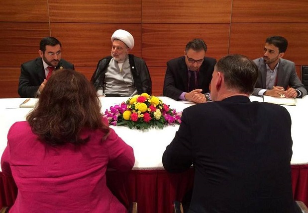 الشيخ د. حمودي يدعو خلال لقائه وفداً برلمانياً كندياً ، إلى إغاثة النازحين وزيادة الإستثمار في العراق