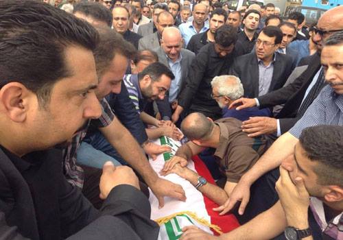 بالصور :تشييع جثمان الشهيد الصحفي ‫‏عمار الشابندر‬  وسط ‫‏بغداد‬