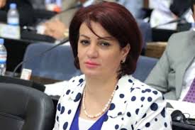سروة عبد الواحد تطالب بمحاكمة البرزاني وطالباني لهدرهما ثروة الشعب