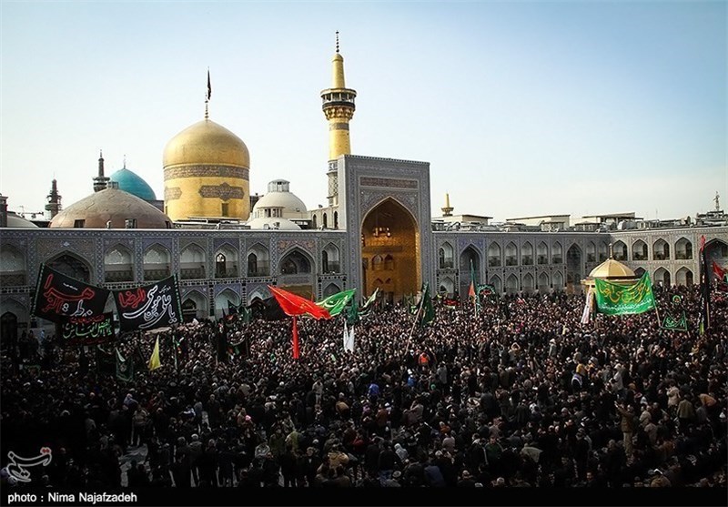صحفي صيني يعتنق الاسلام في حرم الامام الرضا (ع)