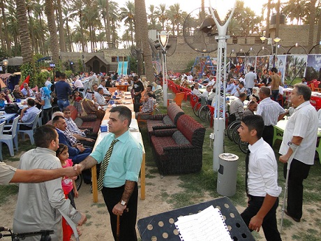 اسامة النجيفي يرعى افطار 300 من معوقي العراق