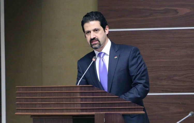 الطالباني يشدد على ابعاد أيادي المسؤولين الحزبيين في التجارة والمقاولات بالاقليم