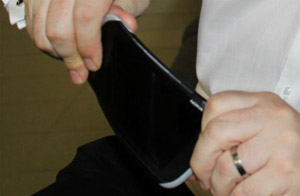 أول هاتف قابل للطي بكل الاتجاهات وضد الكسر مطلع 2012