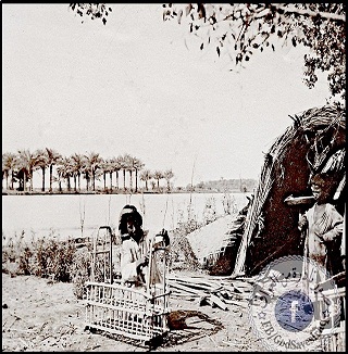 صورة ارشيفية لصناعات الخوص في العراق عام 1923