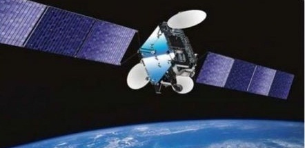 إطلاق أول قمر صناعي سعودي في 2013