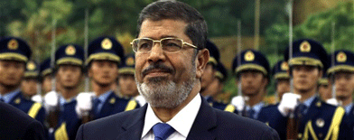 مرسي للقاضي: لا يحق لك محاكمتي لأني رئيسك