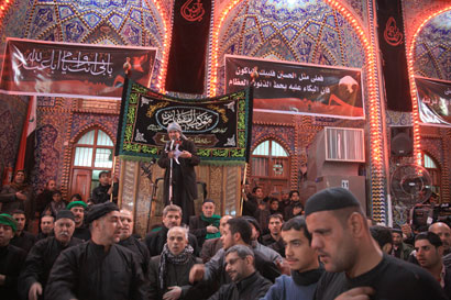 موكب عزاء صنف الصفارين في كربلاء نموذج للخدمة الحسينية الجليلة (مصور)