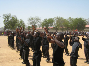 زوار نيجيريون :زيارة العتبات المقدسة بالعراق اسهم بزيادة الطقوس الحسينية في عاشوراء بنيجريا +صورة