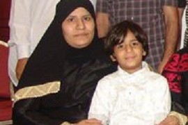 البحرين : الحكم على امرأة بالسجن 18 شهرا بسبب استماعها للأناشيد في سيارتها !!!!+صورة