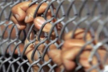 ثلاثة عراقيين قتلوا مقرباً من الاسرة السعودية بعد ان سب العراق ماتوا بشكل غامض في سجون المملكة