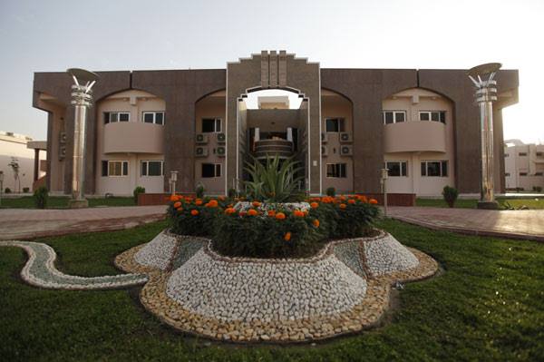 العتبة الحسينية تنقل عوائل نازحة من الانبار الى مدن الزائرين وتوفر للقادمين مدافئ واغطية