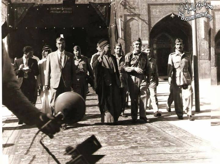 صورة ارشيفية للزعيم الراحل عبد الكريم قاسم في الصحن العباسي عام 1959
