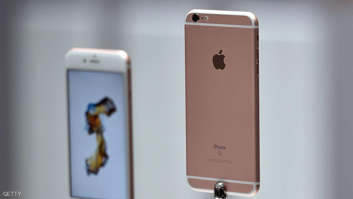 أبل تدخل تحديثات على أجهزة "آيفون"