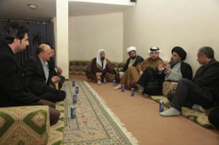 مرجع ديني من كربلاء يستقبل وفد من المعارضة البحرينية ويدعوهم الى تغيير النظام الحاكم