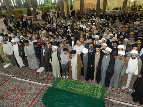 كربلاء :تشيع جثماني شهيدين ايرانيين قضوا في تفجير بين الحرمين (مصور)