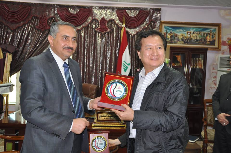 مؤسسة كورية تبحث لانشاء محطات للطاقة الشمسة واوسع مختبر للغة الانكليزية في كربلاء