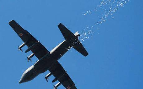 عاجل: طائرات القوة الجوية تلقي آلاف المنشورات على مدينة الفلوجة