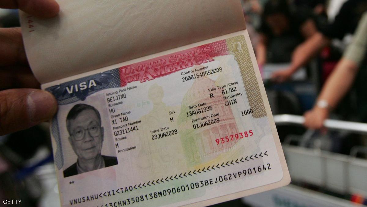 أميركا تعلّق طلبات التأشيرة السريعة للعاملين في التكنولوجيا