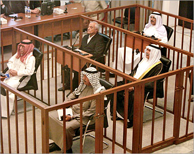 كيف يقضي رموز النظام السابق "البعثي" أوقاتهم بالمعتقل ؟