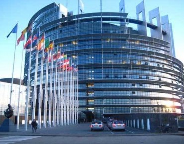 الاتحاد الاوربي يدعو لدعم حكومة العراق