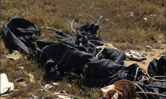 بالصور:طائرات التحالف ترمي مساعدات للدواعش قرب جبال مكحول